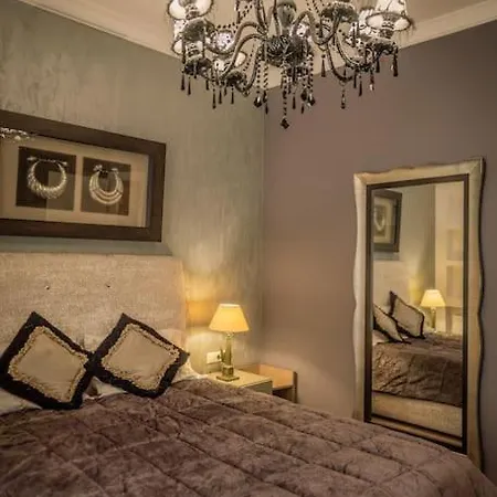 Eva's Glamorous #mitropoleos61 Апартаменты *