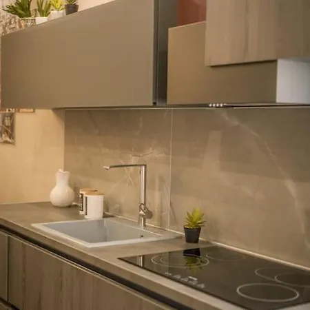 Eva's Glamorous #mitropoleos61 Апартаменты *