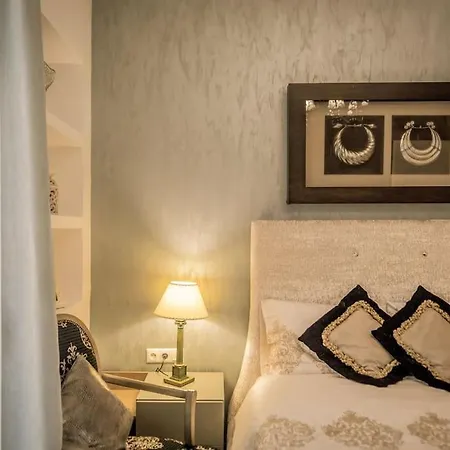 Апартаменты Eva's Glamorous #mitropoleos61